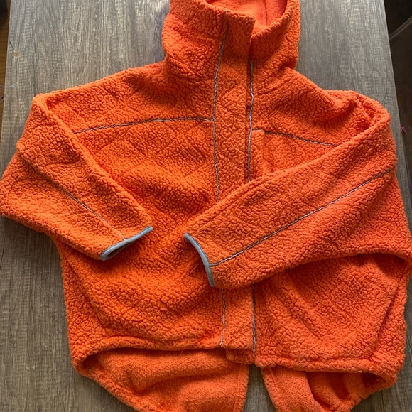 Out from under Sherpa jacket. Baggy fit - Picture 1 of 5